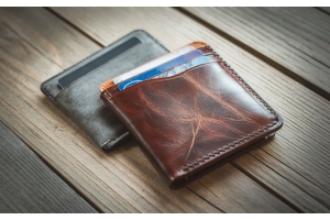 5 Reasons to Invest in a Genuine Leather Wallet Over Synthetic Alternatives